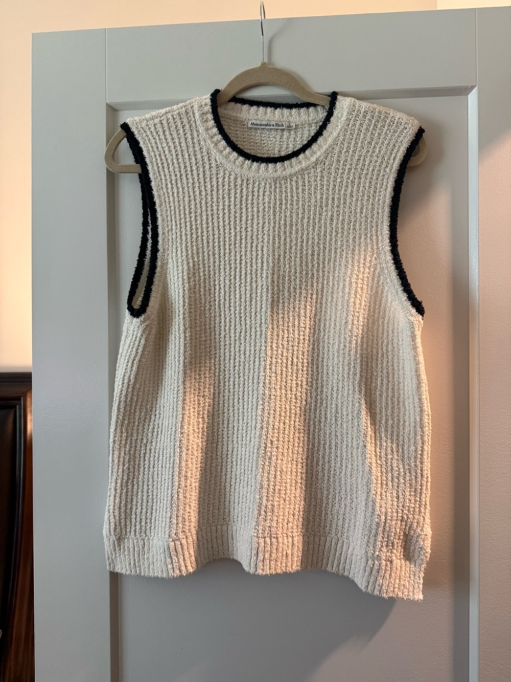 Abercrombie & Fitch Cream Knit Sleeveless Tank with Black Trim